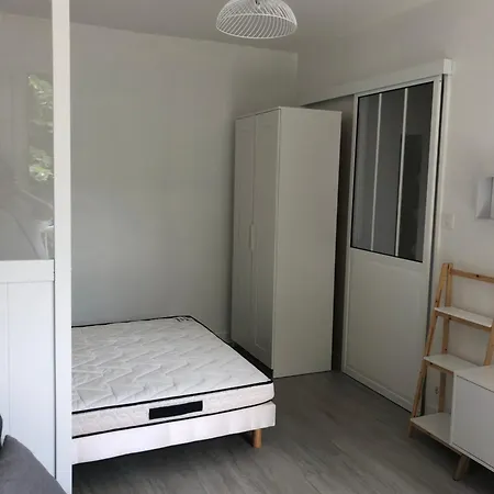 Daire Avec Balcon, Proche Chu, Chateau, Tramway *